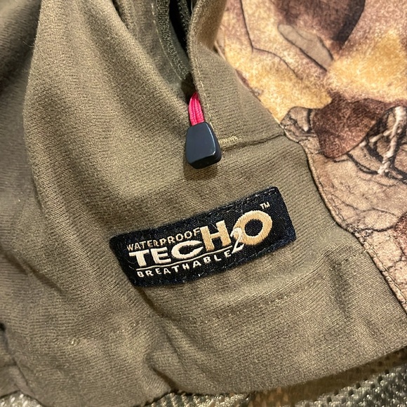 Like new Gander Mountain guide series, hooded waterproof jacket - Picture 8 of 8